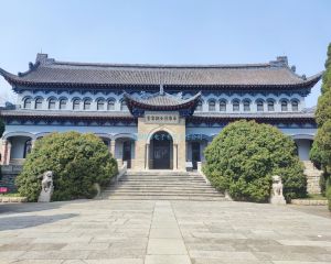 2023年04月10日山东省临沂市蒙阴县某步队三维俄罗斯专享会项目交付，瞻仰沂蒙革命纪念馆！我司工程师们自觉前往的第90个义士陵园